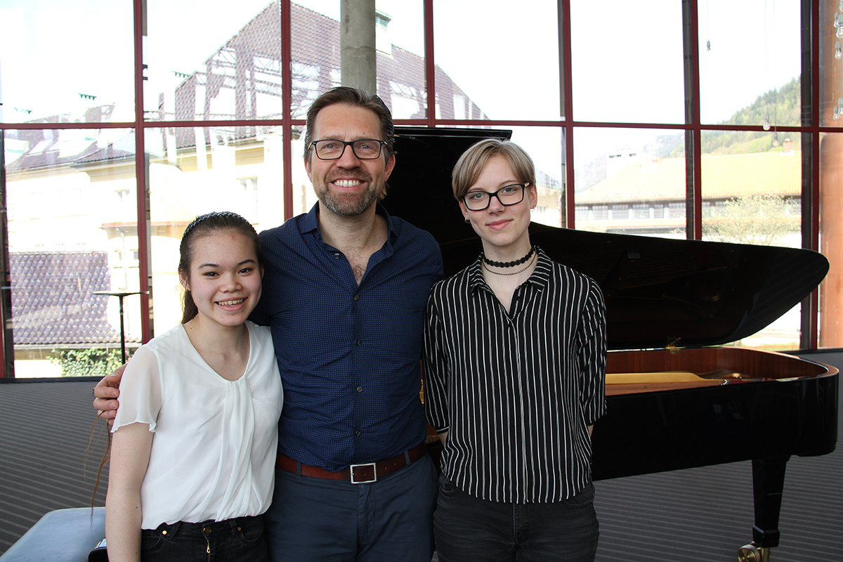 UNGE PIANISTER FIKK PRIVATUNDERVISNING AV ANDSNES